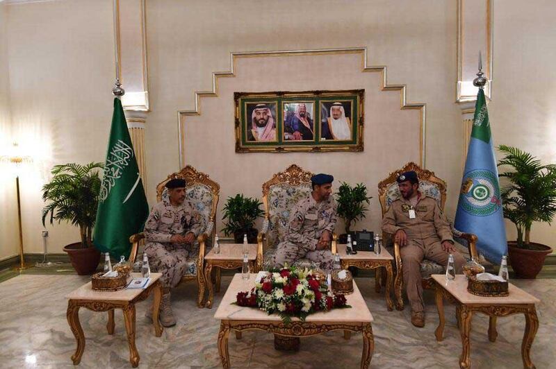 Several senior UAE Armed Forces officers congratulated officers and recruits of the UAE Armed Forces units operating in Yemen and Saudi Arabia on the occasion of Eid Al Adha, while in the presence of officers from the Saudi Armed Forces.
Officers congratulated the Emirati military personnel while visiting several army units stationed in Najran and Taif, Saudi Arabia, which are part of the Saudi-led Arab Coalition Forces operating in Mukalla and Khawkhah, Yemen. Wam