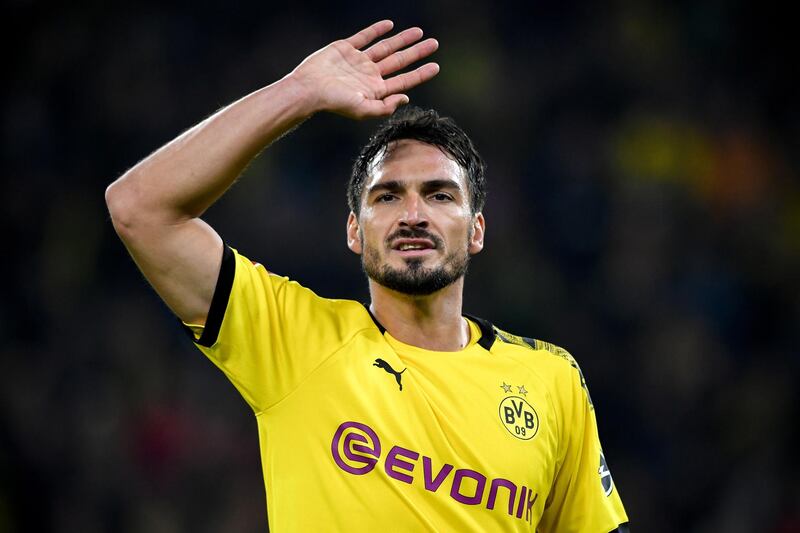 epa07934589 Dortmund's Mats Hummels reacts during the German Bundesliga soccer match between Borussia Dortmund and Borussia Moenchengladbach in Dortmund, Germany, 19 October 2019.  EPA/SASCHA STEINBACH CONDITIONS - ATTENTION: The DFL regulations prohibit any use of photographs as image sequences and/or quasi-video.