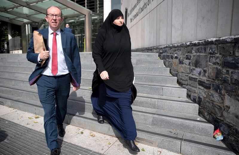 2C8FFWJ Alleged IS member Lisa Smith leaving Dublin District Court with her solicitor Peter Corrigan.