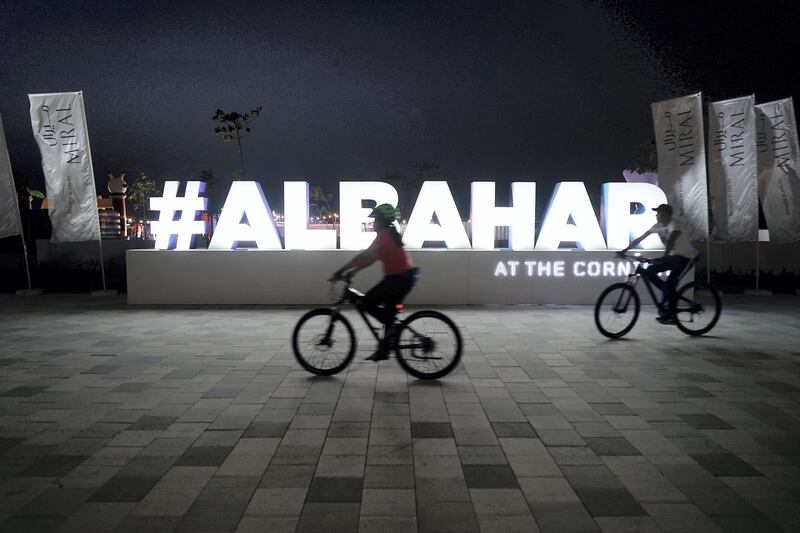           ABU DHABI , UNITED ARAB EMIRATES , APRIL 16   – 2018 :- View of the Al Bahar at the corniche in Abu Dhabi. ( Pawan Singh / The National ) For Weekender                      