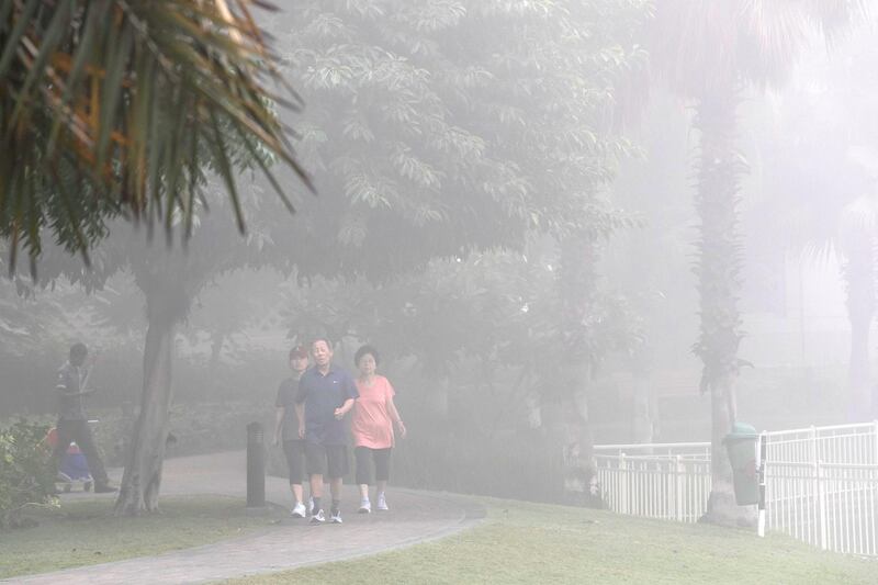 DUBAI, UNITED ARAB EMIRATES. 26 DECEMBER 2017. Early morning fog in The Greens, Dubai. Limited visibility but with conditions clearing up around 10:00am. (Photo: Antonie Robertson/The National) Journalist: None. Section: National.