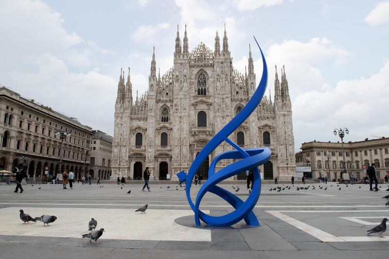 eL Seed's sculpture 'Template of Love' (2020), which reads 'hob' – or 'love' – in Arabic, in front of the Duomo in May 2021. Photo: Kina Wauters 