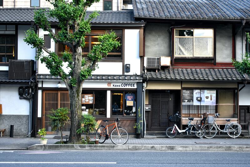 Tokyo's street will soon be alive with tourists again. Photo: Rob Maxwell / Unsplash