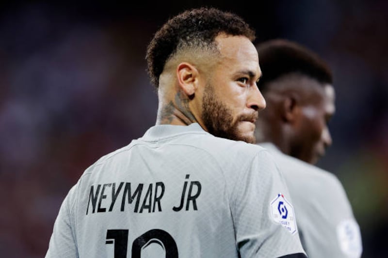 LILLE, FRANCE - AUGUST 21: Neymar Jr of Paris Saint Germain  during the French League 1  match between Lille v Paris Saint Germain at the Stade Pierre Mauroy on August 21, 2022 in Lille France (Photo by Rico Brouwer / Soccrates / Getty Images)
