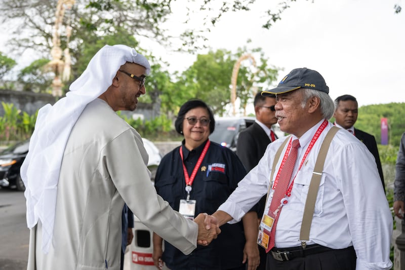 Sheikh Mohamed greets Mochamad Basuki Hadimuljono, Minister of Public Works and Public Housing of Indonesia