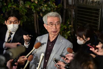 Junichiro Hironaka, lawyer for former Nissan chief Carlos Ghosn speaks to journalists outside his office in Tokyo on April 3, 2019. Tokyo prosecutors are considering pressing a fresh charge against Carlos Ghosn, local media said on April 3 as the former Nissan boss announced on Twitter he would be giving his side of the story. / AFP / Kazuhiro NOGI

