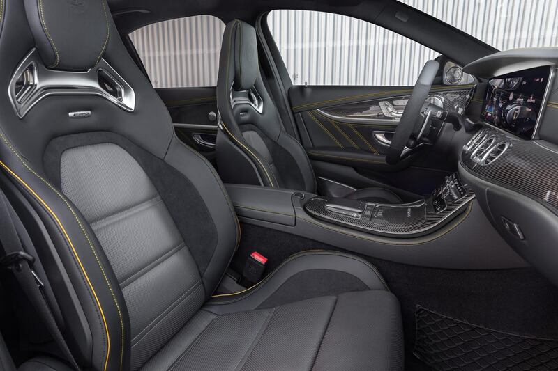 Mercedes-AMG E 63 S Limousine (Kraftstoffverbrauch kombiniert: 11,6 l/100 km, CO2-Emissionen kombiniert: 267 g/km), 2020, Outdoor, Interieur: Leder Nappa silbergrau pearl // Mercedes-AMG E 63 S Sedan (combined fuel consumption: 11,6 l/100  km, combined CO2 emissions: 267 g/km), 2020, Outdoor, interior: leather Nappa silvergrey pearl