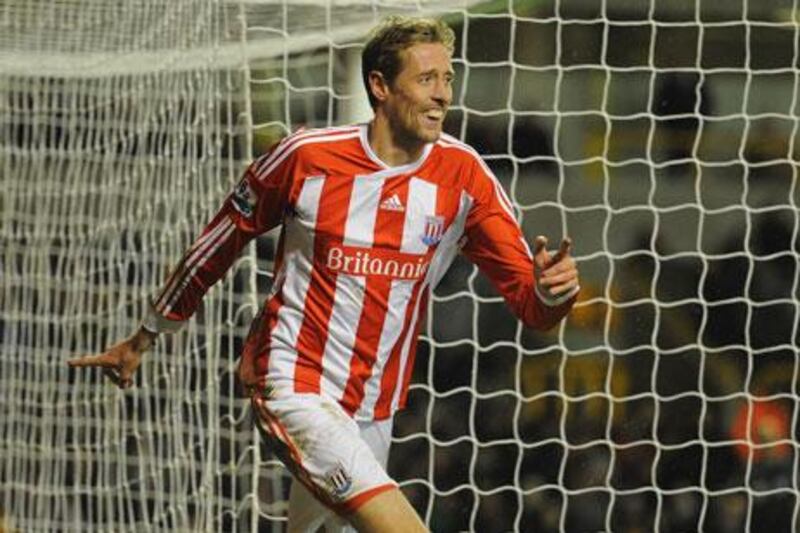 Peter Crouch scored the 99th league goal of his career in netting the winner in a 2-1 victory over Wolves.