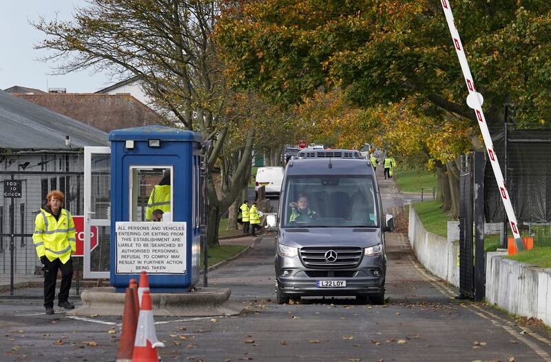 Migrants in the UK's Manston immigration short-term holding facility will be vaccinated after an outbreak of diphtheria.