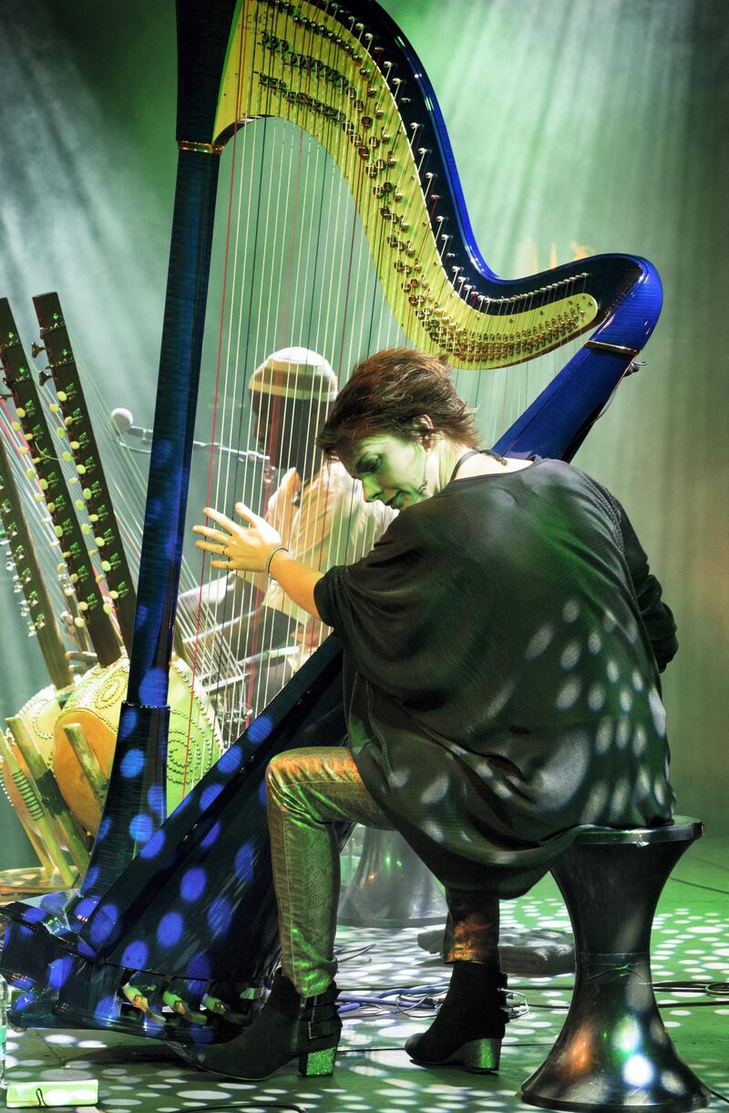 Welsh harpist Catrin Finch in concert with Senegalese kora player Seckou Keita, 25th October 2012. (Photo by Judith Burrows/Getty Images)