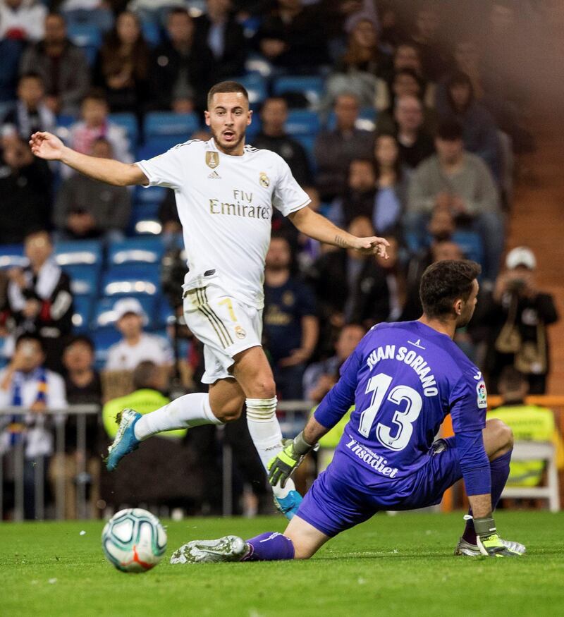 Real Madrid midfielder Eden Hazard misses a chance. EPA