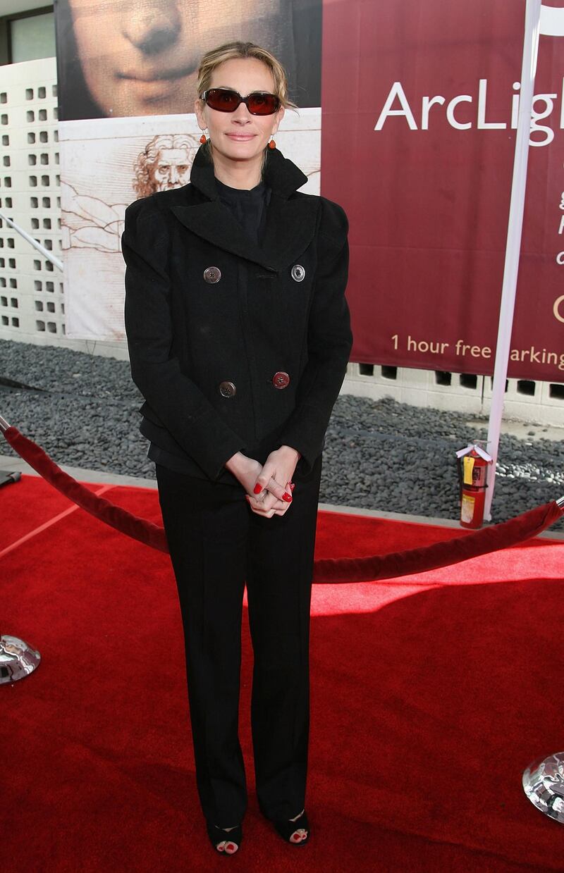 LOS ANGELES - DECEMBER 10:  Actress Julia Roberts arrives at the Los Angeles premiere of Paramount's Charlotte's Web at the ArcLight Theatre December 10, 2006 in Los Angeles, California.  (Photo by Michael Buckner/Getty Images) *** Local Caption *** Julia Roberts (Photo by Michael Buckner / Getty Images North America / Getty Images via AFP)