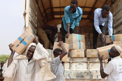 WFP food is distributed in Koufroun, eastern Chad, to refugees who have recently arrived from Sudan. Photo: WFP