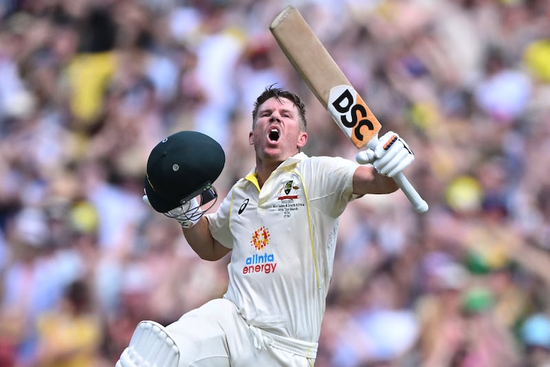 David Warner of Australia reacts after making a double century during Day 2 of the Second Test match between Australia and South Africa at the Melbourne Cricket Ground in Melbourne, Australia, 27 December 2022.   EPA / JAMES ROSS EDITORIAL USE ONLY, IMAGES TO BE USED FOR NEWS REPORTING PURPOSES ONLY, NO COMMERCIAL USE WHATSOEVER, NO USE IN BOOKS WITHOUT PRIOR WRITTEN CONSENT FROM AAP AUSTRALIA AND NEW ZEALAND OUT