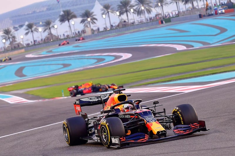 Red Bull's Dutch driver Max Verstappen leads the pack during the Abu Dhabi Formula One Grand Prix at the Yas Marina Circuit in the Emirati city of Abu Dhabi on December 13, 2020.  / AFP / POOL / Giuseppe CACACE
