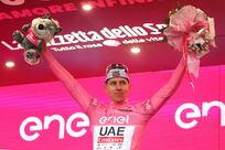 Tadej Pogacar retains Giro d'Italia pink jersey as Tim Merlier sprints to Stage 3 victory