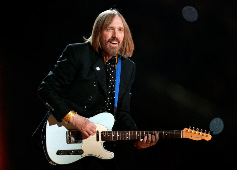 FILE PHOTO: Singer Tom Petty and the Heartbreakers perform during the half time show of the NFL's Super Bowl XLII football game between the New England Patriots and the New York Giants in Glendale, Arizona, U.S., February 3, 2008.     REUTERS/Jeff Haynes/File Photo