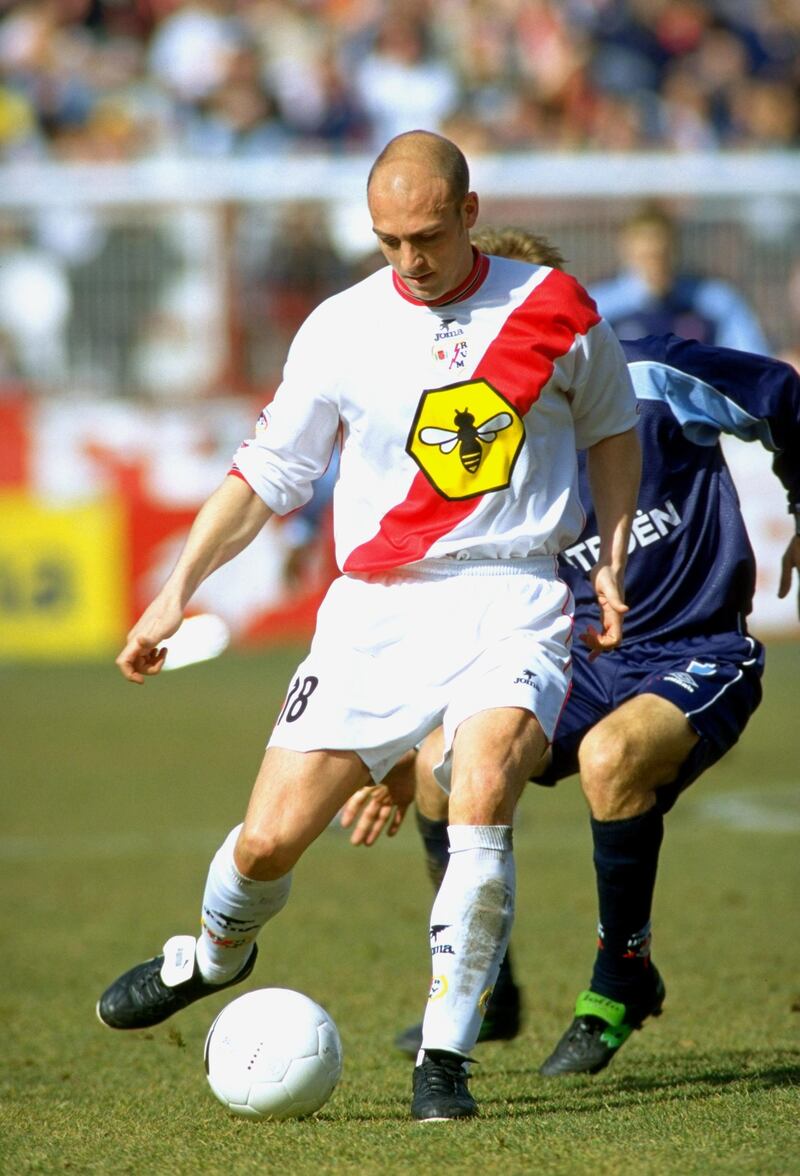 6 Feb 2000:  Mark Draper of Rayo Vallecano in action during the Spanish Primera Lig A game between Rayo Vallecano and Celta Vigo at the de Vallecas stadium in Madrid, Spain. The game finished 1-0 to Rayo Vallecano. \ Photo by Nuno Correia. \ Mandatory Credit: Allsport UK /Allsport