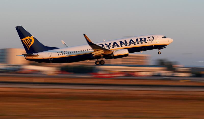 FILE PHOTO: A Ryanair Boeing 737-800 airplane takes off from the airport in Palma de Mallorca, Spain, July 29, 2018. Picture taken July 29, 2018.  REUTERS/Paul Hanna/File Photo