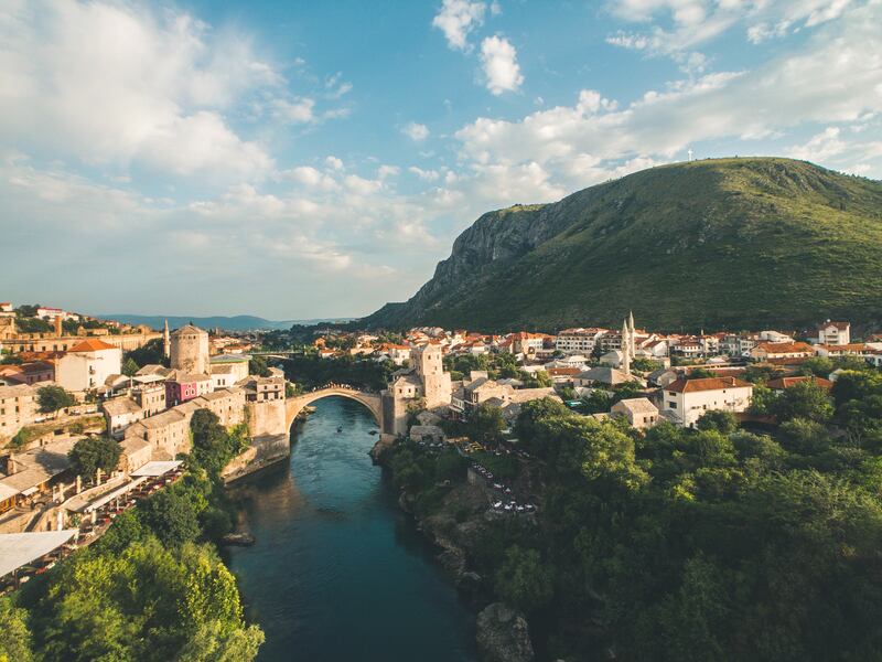 Bosnia and Herzegovina is a stunning country with lush green landscapes, mountains, waterfalls and rivers. Yu Siang Teo / Unsplash