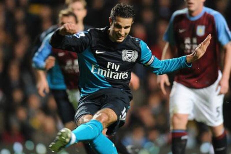 Robin van Persie’s successful penalty against Aston Villa last week was his 34th goal of 2011, leaving him two shy of Alan Shearer’s record.