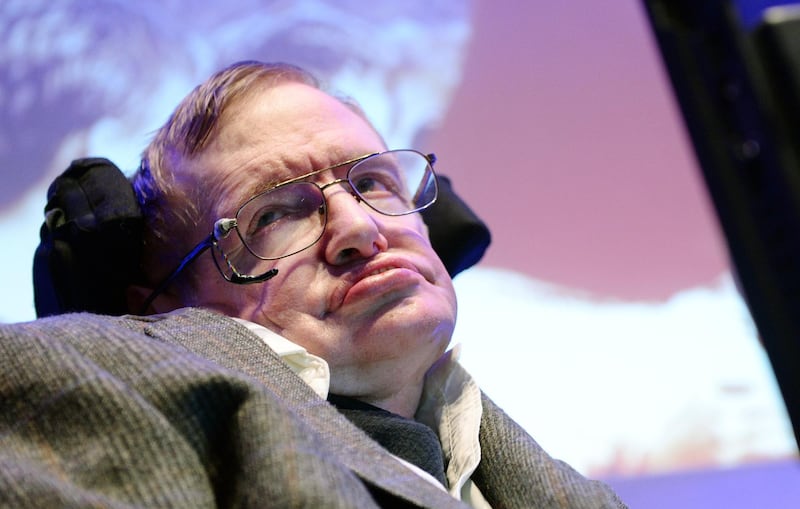epa06602137 (FILE) - British theoratical physicist and cosmologist, Professor Stephen Hawking speaks to the press during the unveiling of his scientific formula for how England can win the 2014 World Cup at a press conference in London, Britain, 28 May 2014 (reissued 14 March 2018). British renowned physicist Stephen Hawking has died on early morning of 14 March 2018 at the age of 76, his family announced.  EPA/ANDY RAIN