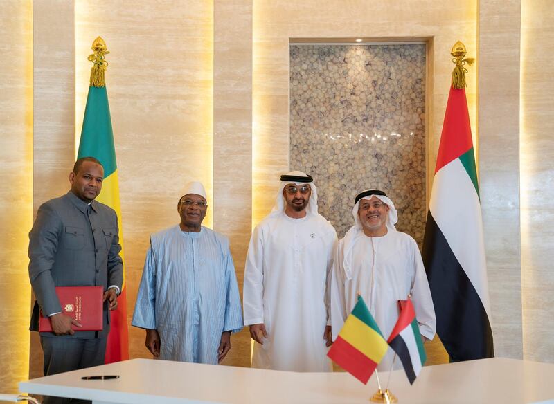 ABU DHABI, UNITED ARAB EMIRATES - January 12, 2019: HH Sheikh Mohamed bin Zayed Al Nahyan, Crown Prince of Abu Dhabi and Deputy Supreme Commander of the UAE Armed Forces (2nd R) and HE Ibrahim Boubacar Keita, President of Mali (3rd R), stand for a photograph after an MOU signing ceremony at the Sea Palace. Seen with HE Hussain Al Nowais, Chairman of the Khalifa Fund (R).

( Mohamed Al Hammadi / Ministry of Presidential Affairs )
---