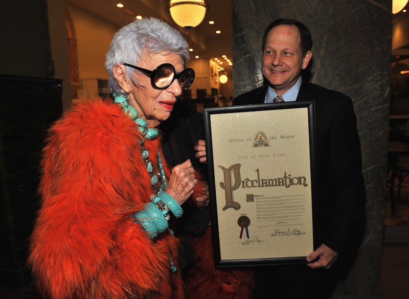 Iris Apfel is presented with the Proclamation of 'Iris Apfel Day' by Saint Louis Mayor Francis G Slay in St Louis, Missouri, November 2015. AFP