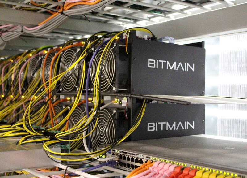 FILE PHOTO: Bitcoin mining computers are pictured in Bitmain's mining farm near Keflavik, Iceland, June 4, 2016. Picture taken June 4, 2016. REUTERS/Jemima Kelly/File Photo