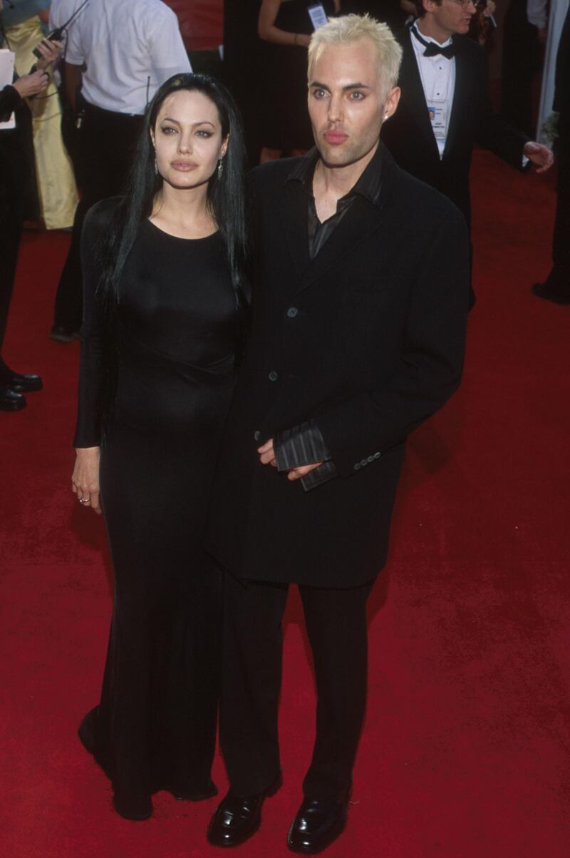 E366553 3/26/00 Los Angeles, Ca. Angelina Jolie With Her Brother James Haven At The 72Nd Annual Academy Awards.  (Photo By David Mcnew/Getty Images)