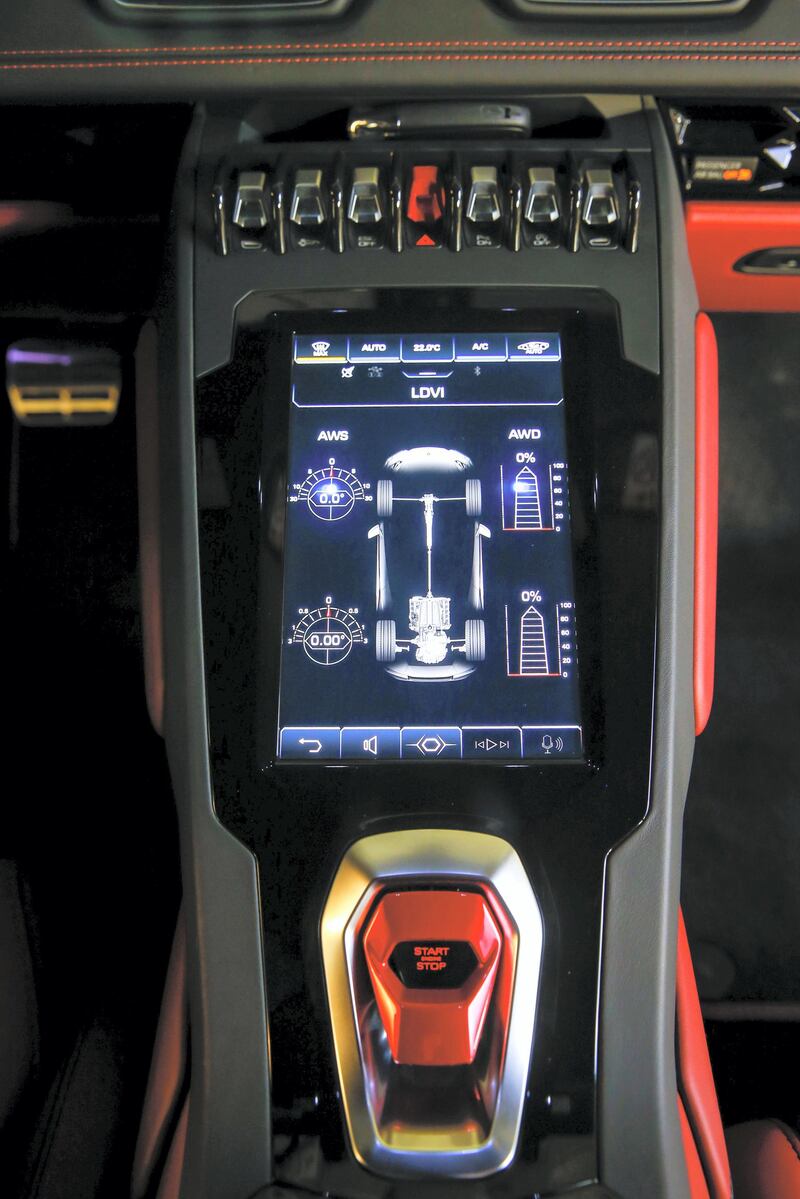 The Huracan's central console