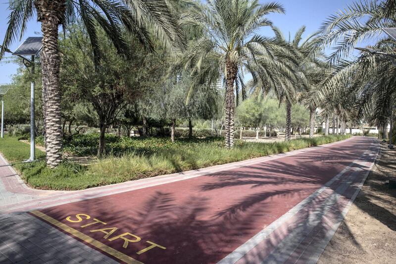 DUBAI UNITED ARAB EMIRATES. 12 NOVEMBER 2020. Community guide: Jumeirah Village Circle. Hafla park, one of the many parks in JVC. (Photo: Antonie Robertson/The National) Journalist: Sarwat Nasir. Section: Business.
