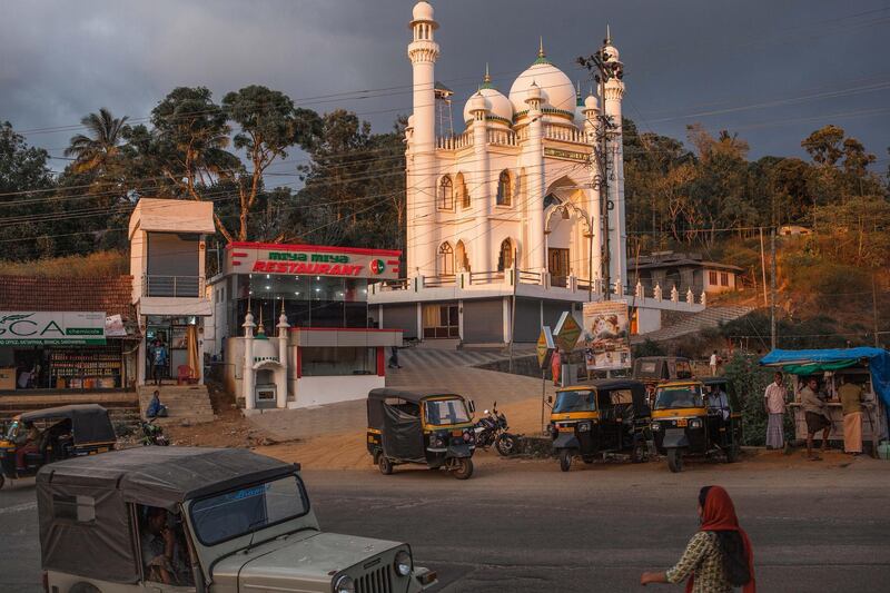 Overview of Santhanpara Jumua Masjid, Santhanpara, Kerala. Photo by Sebastian Castelier 