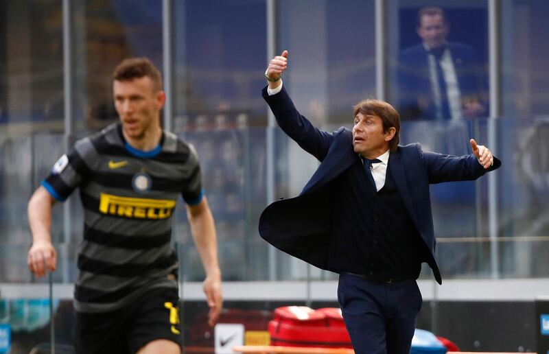 Inter Milan coach Antonio Conte reacts to Darmian's goal. Reuters