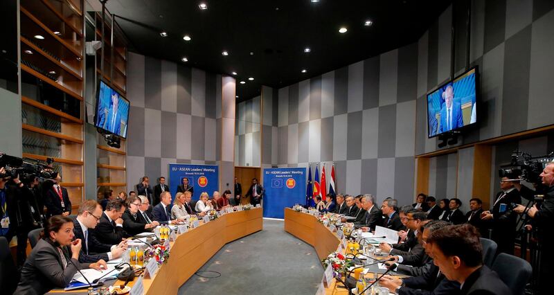 This general view shows EU (L) and ASEAN (R) leaders as they attend a meeting at the European Council in Brussels on October 19, 2018.  / AFP / POOL / Olivier HOSLET
