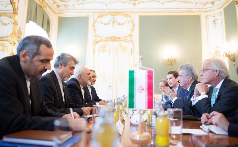 Iranian Foreign Minister Mohammad Javad Zarif (3-L), Austrian President Heinz Fischer (2-R) and Austrian Foreign Minister Sebastian Kurz (3-R) in a meeting in Vienna on 03 July 2015. Georg Hochmuth / EPA 