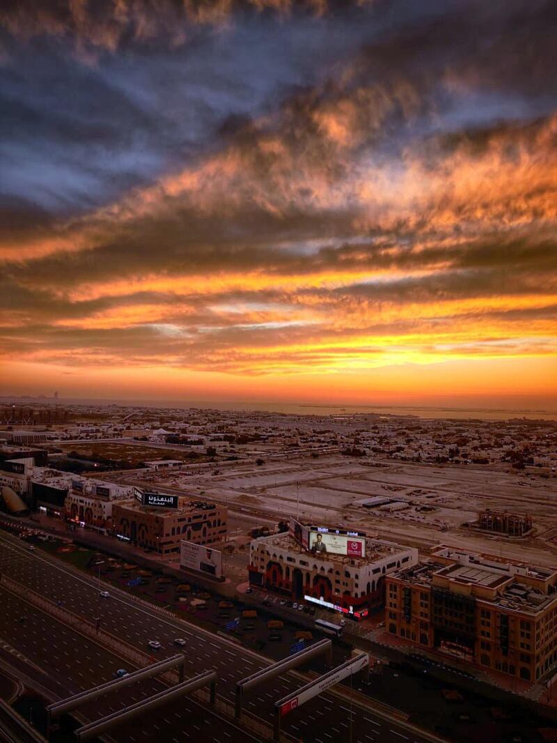 A UAE resident pays tribute to a bright sunset. Courtesy of @varshasureka
