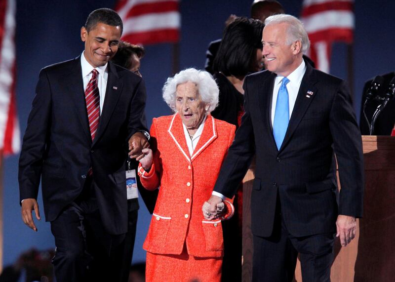 U.S. President-elect Senator Barack Obama (D-IL) (R) and Vice President-elect Senator Joe Biden (D-DE) (L) stand with Biden's mother Jean during their election night victory rally in Chicago, November 4, 2008. REUTERS/Gary Hershorn  (UNITED STATES) US PRESIDENTIAL ELECTION CAMPAIGN 2008 (USA)