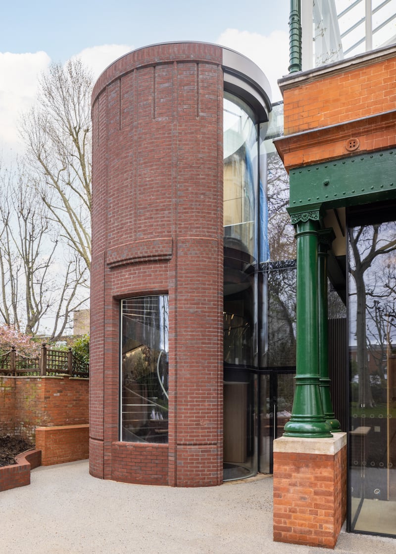 Exterior view of the staircase. Photo: Dirk Lindner / Leighton House