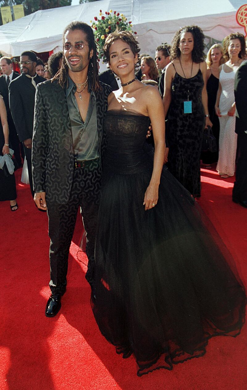 377854 15: Actress Halle Berry and fiance Eric Benet arrive at the 52nd Annual Primetime Emmy Awards September 10, 2000 in Los Angeles, CA. (Photo by Steve W. Grayson/Liaison)