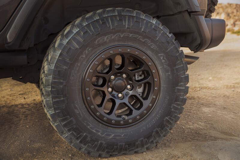 This Wrangler comes with 35-inch BFGoodrich All-Terrain T/A KO2 balloon tyres fitted to 17-inch rims.