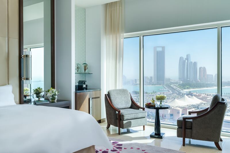 A deluxe room with a Corniche view