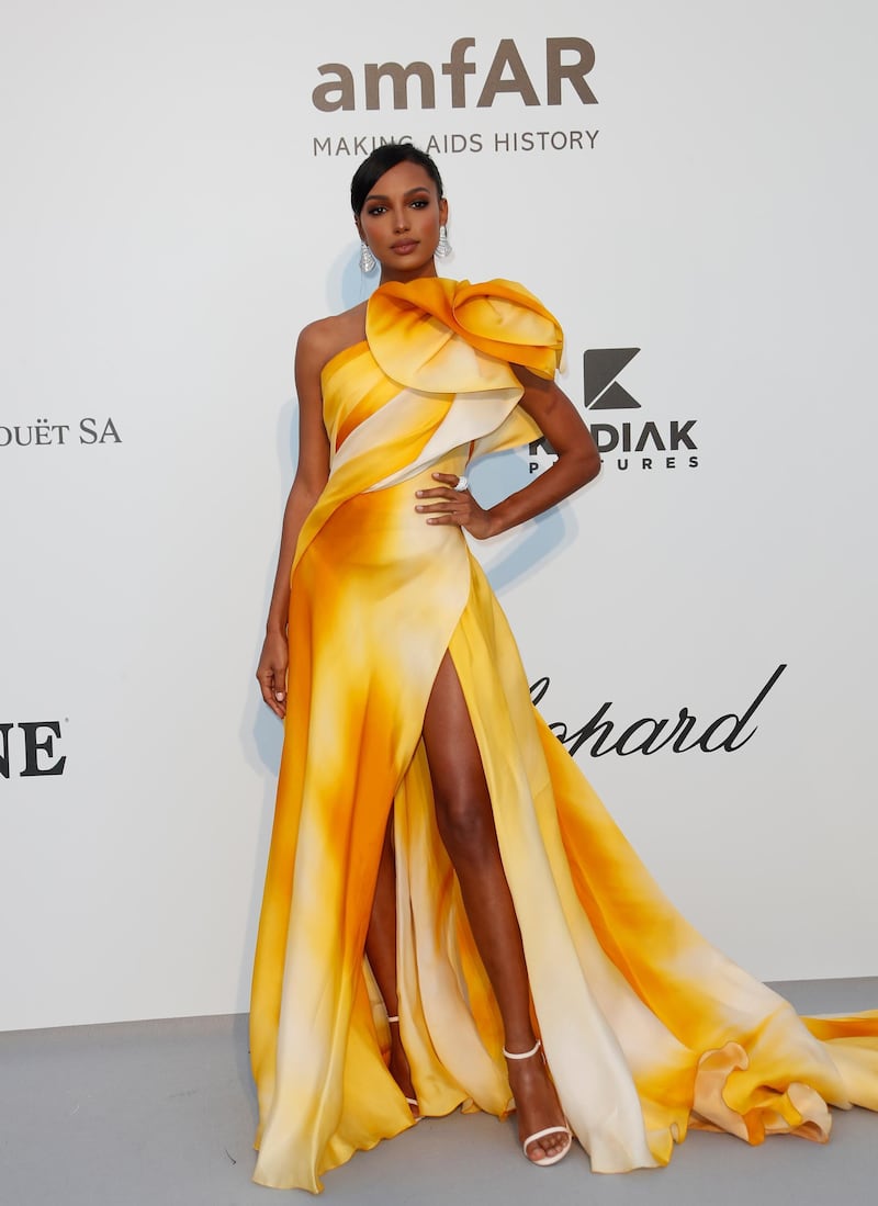 epa07595236 US model Jasmine Tookes attends the Cinema Against AIDS amfAR gala 2019 held at the Hotel du Cap, Eden Roc in Cap d'Antibes, France, 23 May 2019, within the scope of the 72nd annual Cannes Film Festival that runs from 14 to 25 May.  EPA-EFE/SEBASTIEN NOGIER