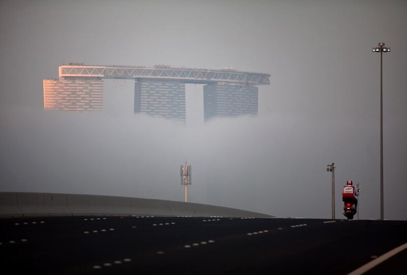 Abu Dhabi, United Arab Emirates, January 28, 2013: 
As in the rest of the city, a thick fog moved across the Abu Dhabi's Reem Island on Monday evening, Jan. 28, 2013.
Silvia Razgova / The National


