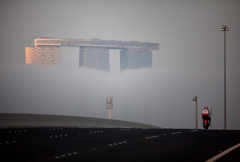 Abu Dhabi, United Arab Emirates, January 28, 2013: 
As in the rest of the city, a thick fog moved across the Abu Dhabi's Reem Island on Monday evening, Jan. 28, 2013.
Silvia Razgova / The National

