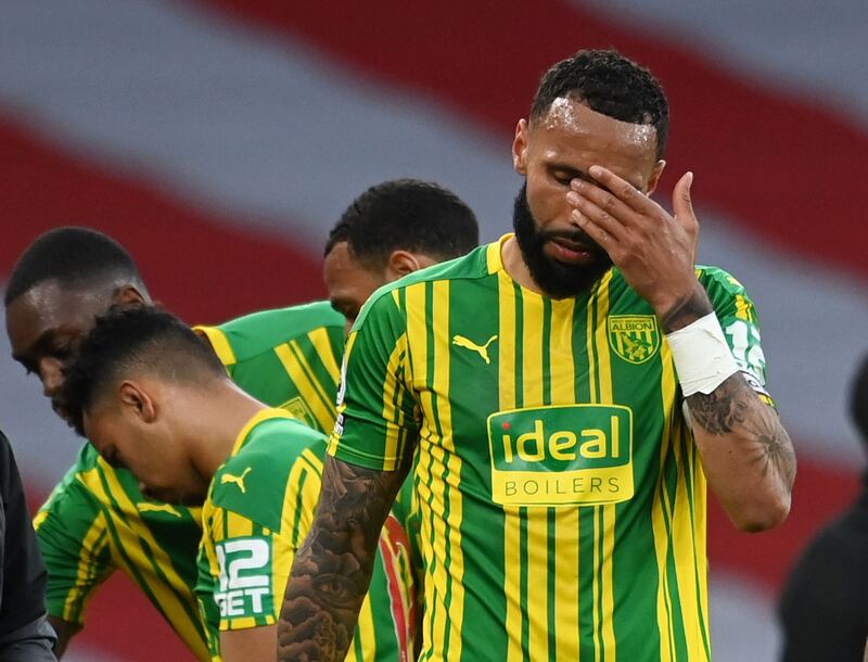 Kyle Bartley: 5 – The 29-year-old had a difficult evening, much like his defensive partners. He often had to deal with runs across him and got caught once or twice. Gave away a clumsy foul that resulted in the free kick for the Willian goal. Reuters