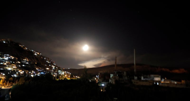 epa06724241 Syrian air defense missiles are seen in the sky over the capital Damascus, Syria, 10 May 2018. According to Syrian official media reports, the air defense was responding to a new wave of Israeli missile strikes.  EPA/YOUSSEF BADAWI BEST QUALITY AVAILABLE