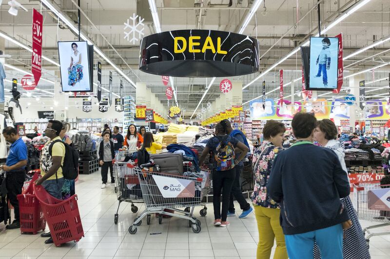 DUBAI, UNITED ARAB EMIRATES - DEC 31, 2017. 

Shoppers at Carrefour in Mall of the Emirates.

(Photo by Reem Mohammed/The National)

Reporter: Nick Webster

Section: NA