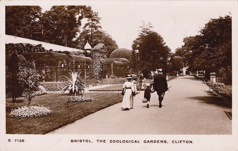 The zoo's main avenue in the 1900s.