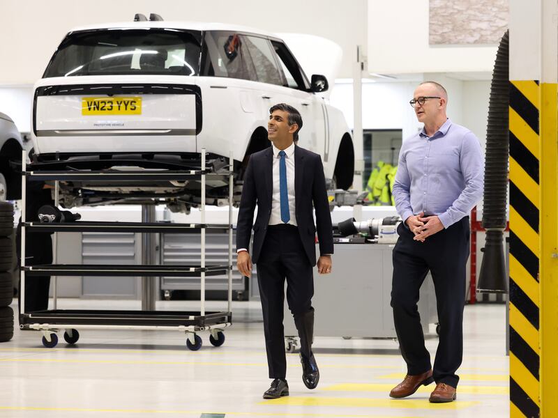 Prime Minister Rishi Sunak visits Jaguar Land Rover car plant after announcing he was scrapping key parts of the Tories' green agenda. Photo: Downing Street